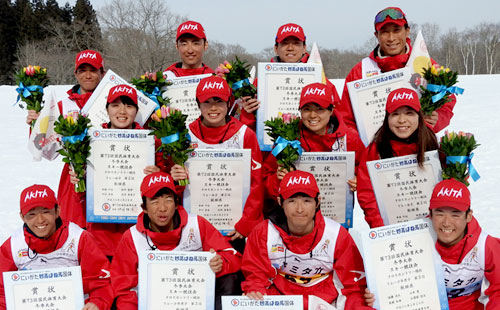 リレー選手【少年男子３位（前列）　女子２位（中列）　成年男子３位（後列）】